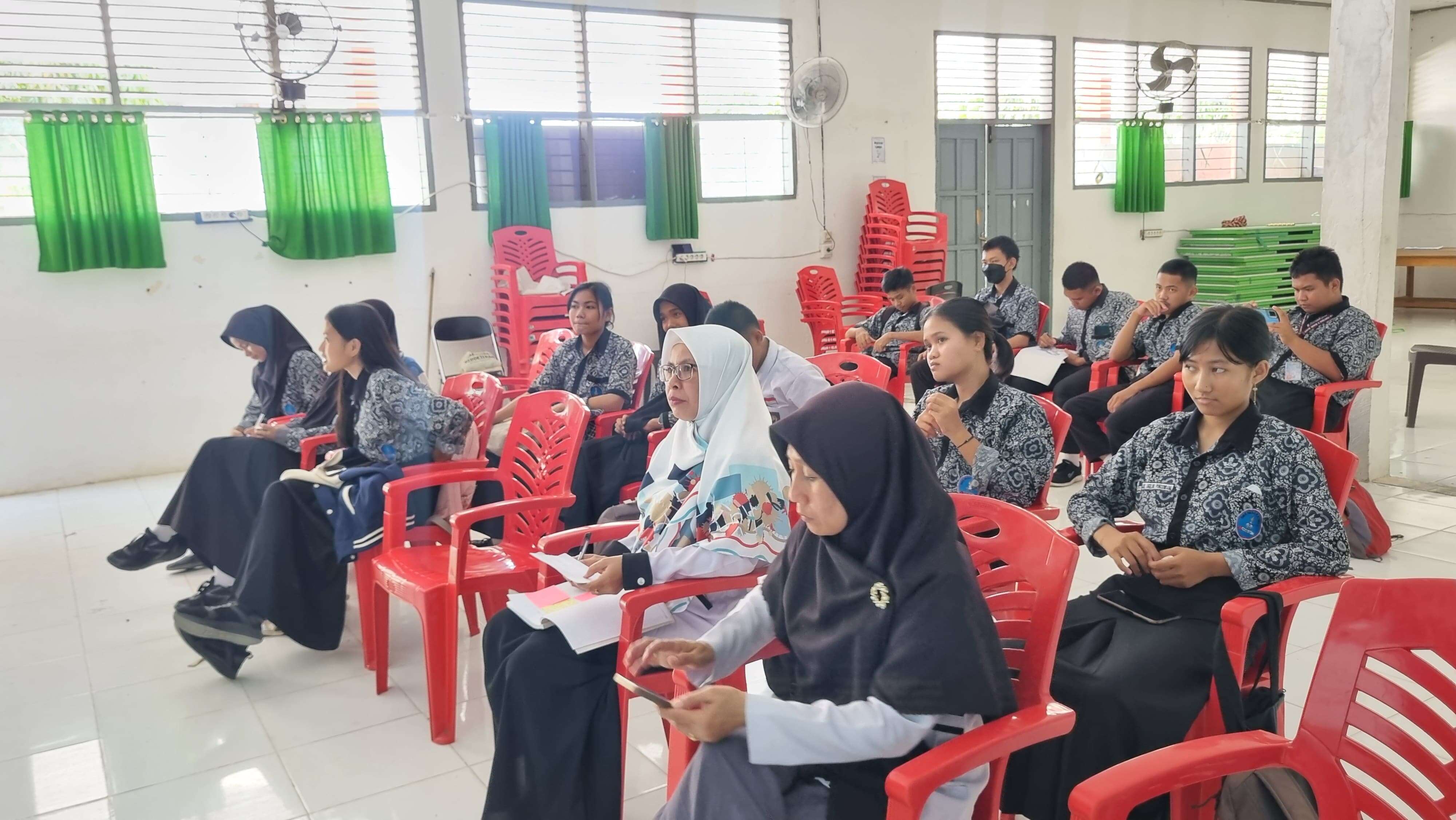 LATIHAN PENGELOLAAN WEBSITE